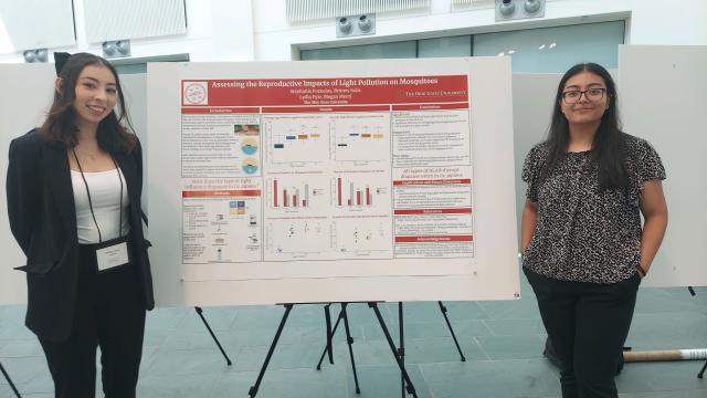 Britney Solis (left) and Stephanie Pozuelos (right) at the Ohio State SROP Symposium 