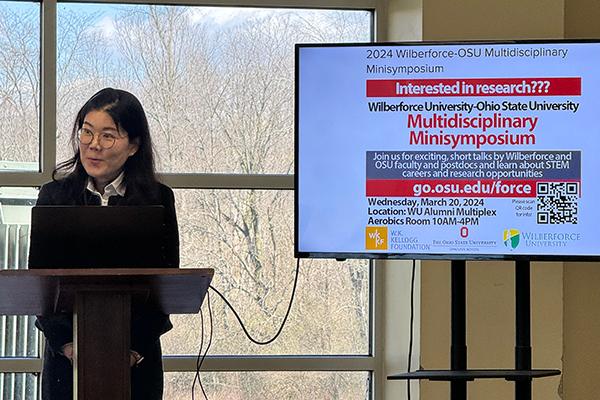 Dr. Moonsun Yang, an assistant professor of biology at Wilberforce Universtiy begins her research talk which is entitled, “Effect of in vitro Digestion on the Bioefficacy of Basil and Ginger”.